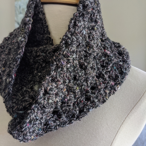 Infinity Scarf - Dark Gray - Picture 4 of 4